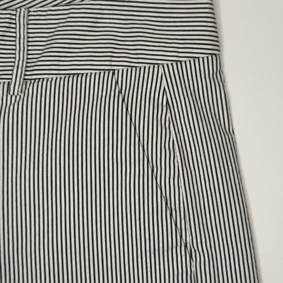 CYNTHIA STEFFE Seersucker Striped Cuffed Shorts 4” Cotton Blend Blue and White - Picture 13 of 15